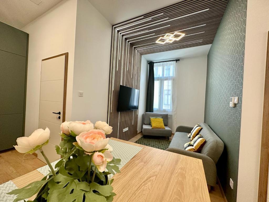 Apartment At Gozsdu Courtyard #Partyzone #Downtown #Freeparking Budapešť Exteriér fotografie