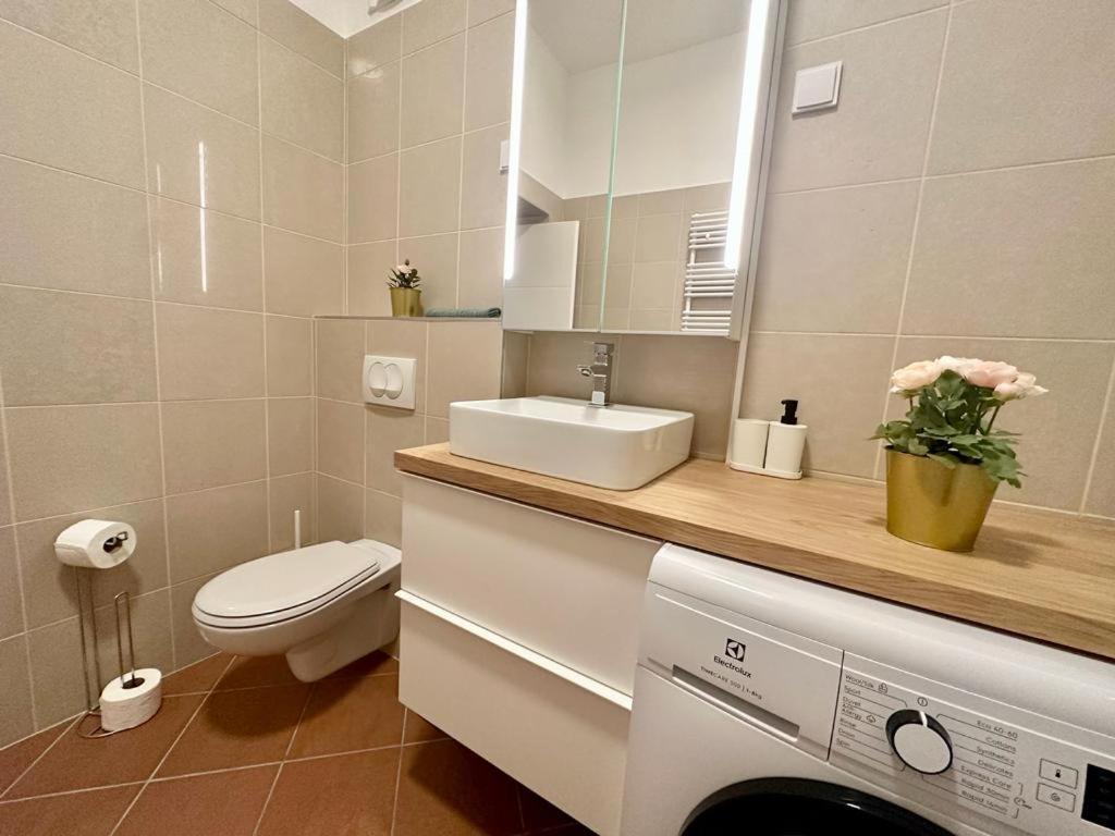 Apartment At Gozsdu Courtyard #Partyzone #Downtown #Freeparking Budapešť Exteriér fotografie